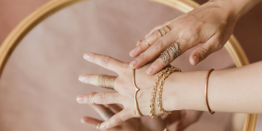 How to Style Jewelry Without Over-Accessorizing