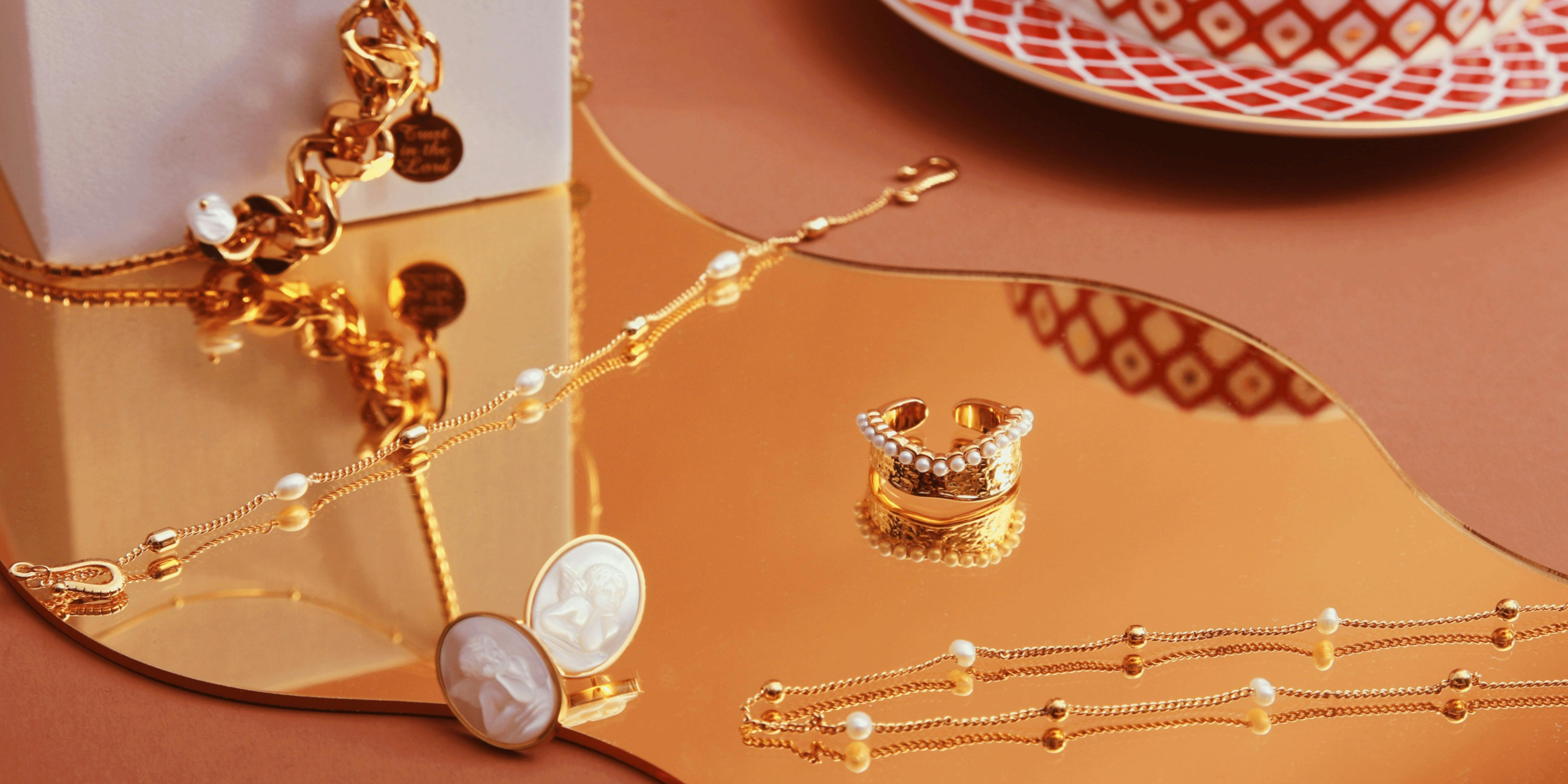 Capsule Jewelry Collection for Minimalists Who Love Gold